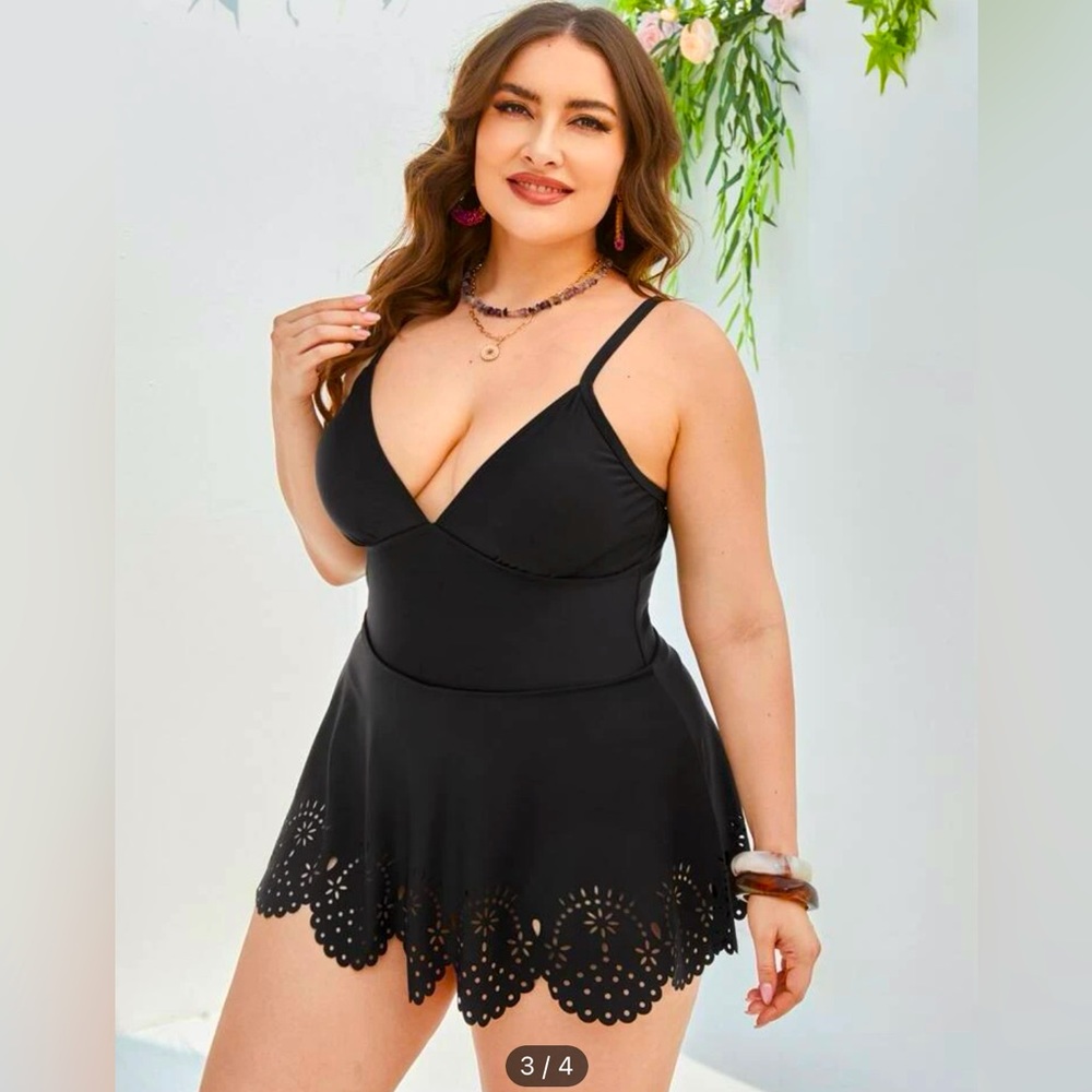 Flower cut-out one piece swimsuit